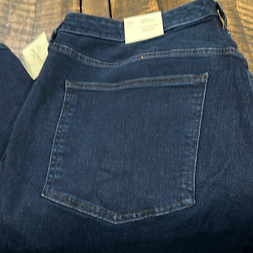Universal Thread - Universal Thread
Women's Mid-Rise Bootcut Cropped Dark - Picture 10 of 12